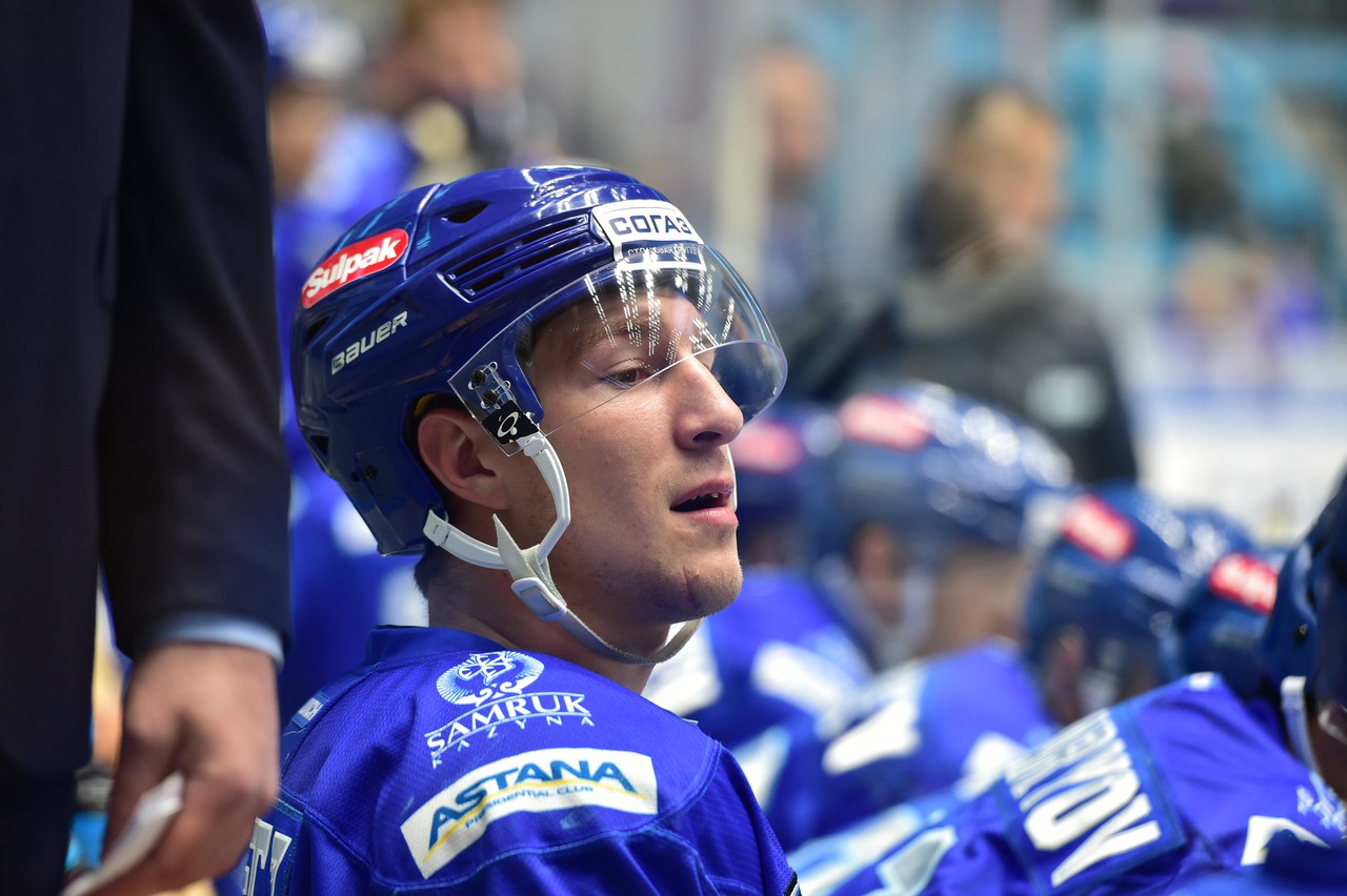 Казахстанский хоккеист ЦСКА Диц поучаствовал в двух голах и удалился в первом полуфинале КХЛ