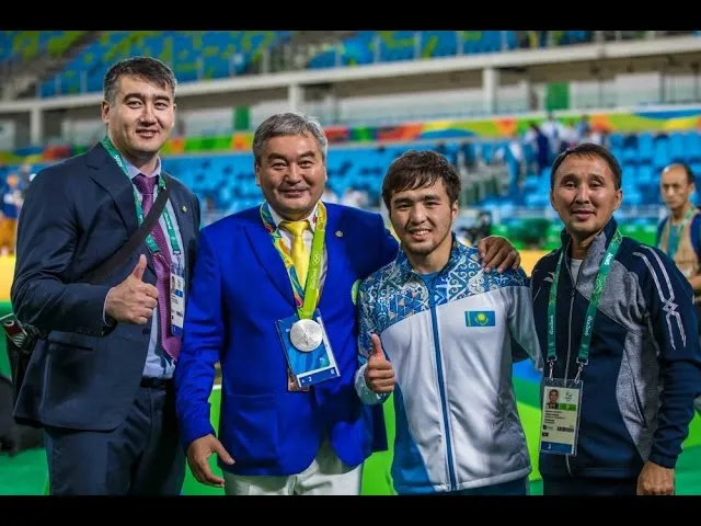 Елдос Сметовпен