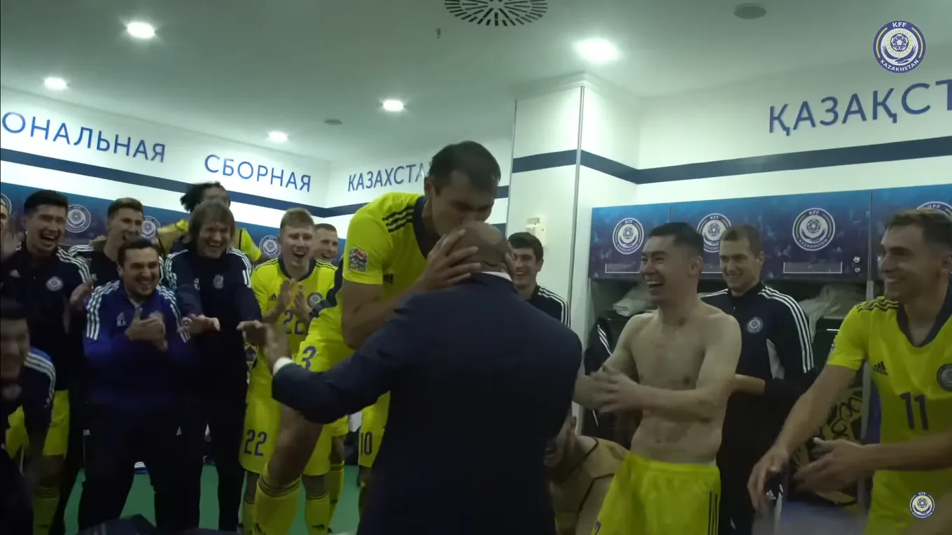 поцелуй алипа и барменкулова