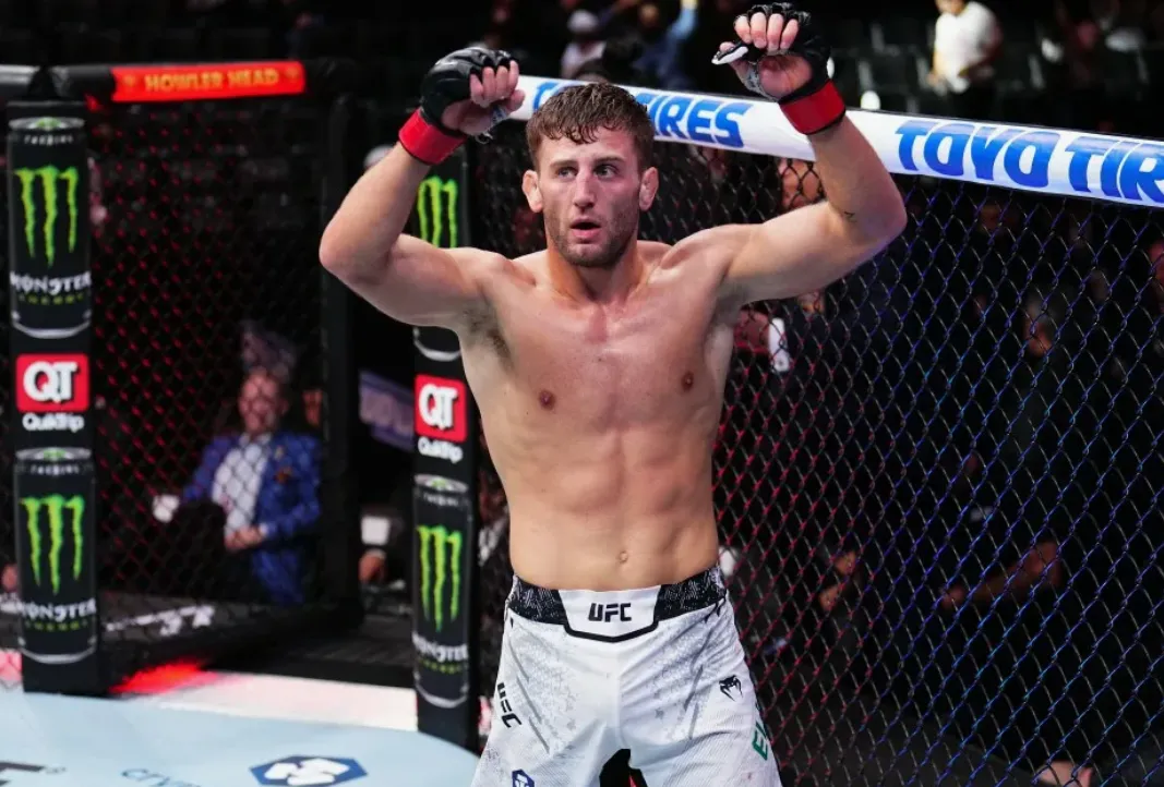 Микаллеф – Эллиотт прогноз на UFC 325 Сидней 1 февраля 2026 года