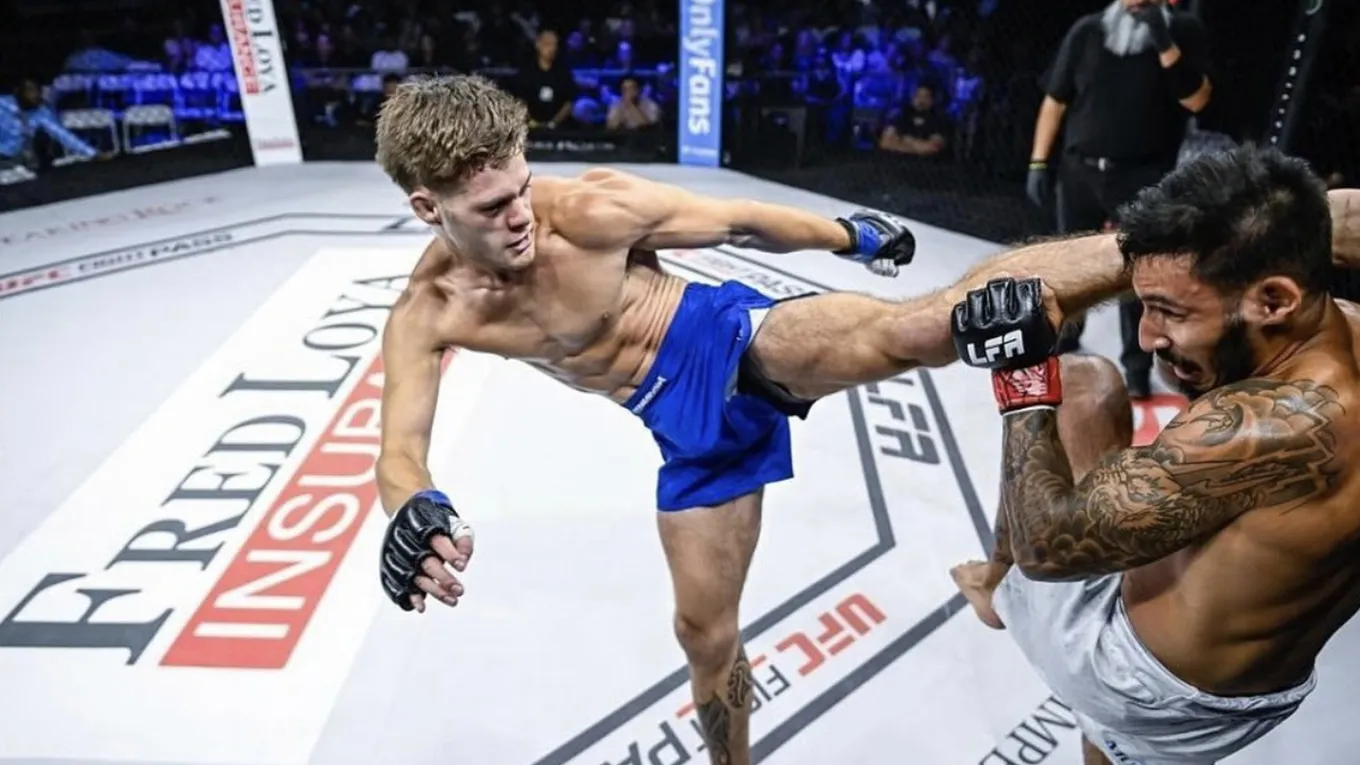 Брито – Томсон прогноз на UFC ON ESPN 73 Лас-Вегас 14 декабря 2025 года