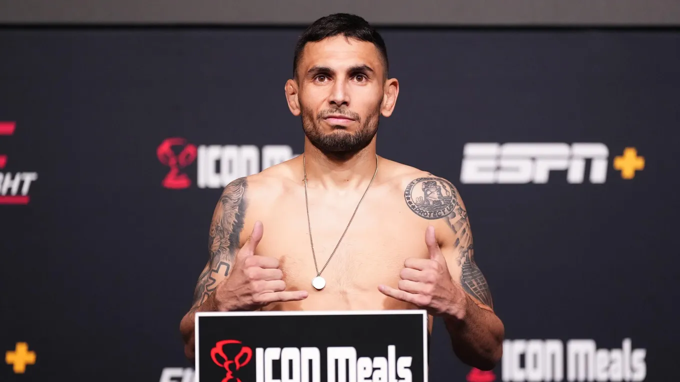 Перез – Джонсон прогноз на UFC 324 Лас-Вегас 25 января 2026 года