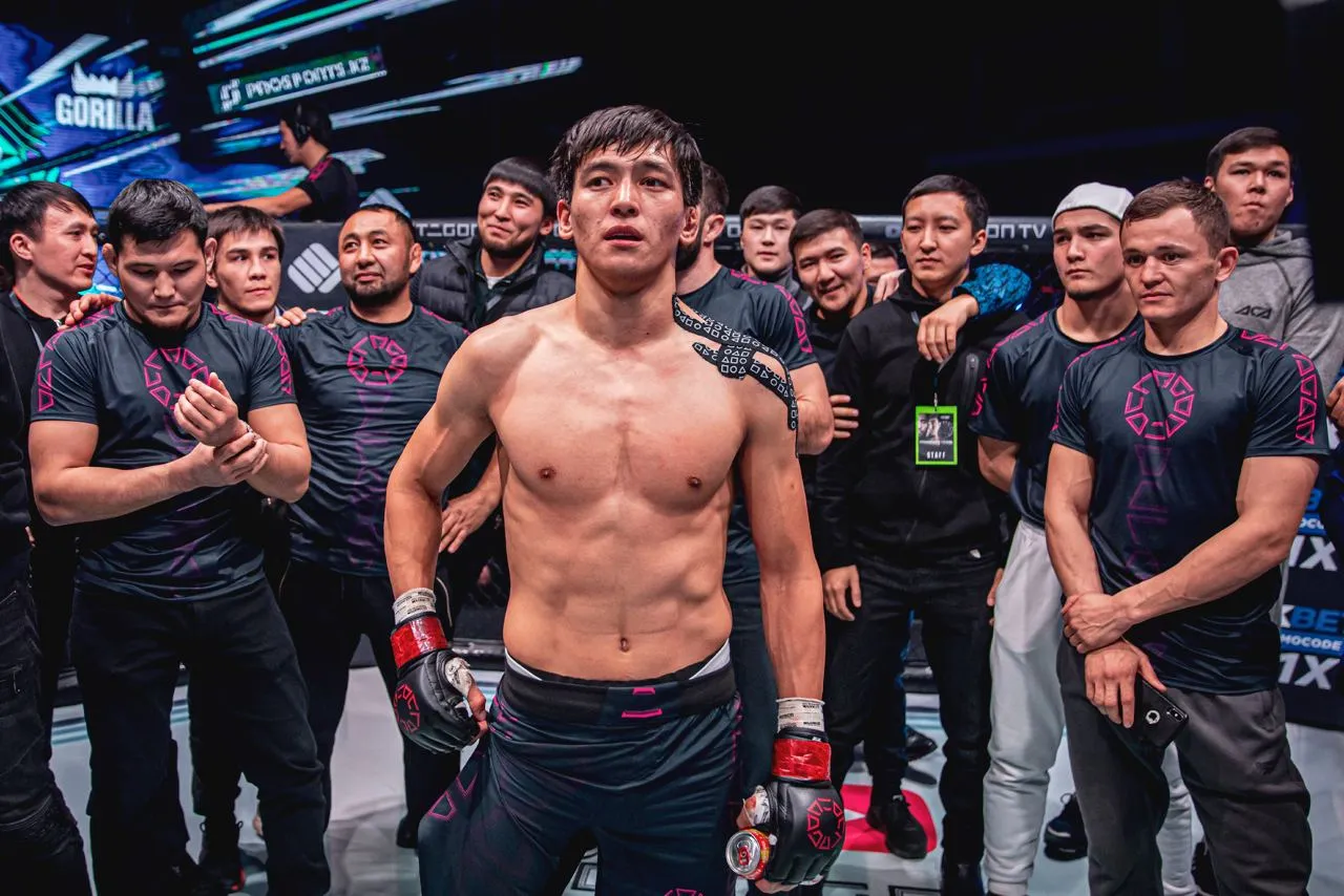 Азат Максум: казахстанец с рекордом 16-0 – в UFC! Когда первый бой, кто соперник, кэф Tennisi на победу