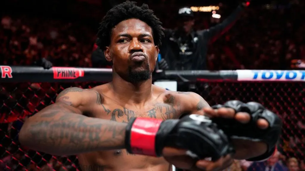 Холланд – Мэлотт прогноз на UFC Fight Night 262 Ванкувер 19 октября 2025 года