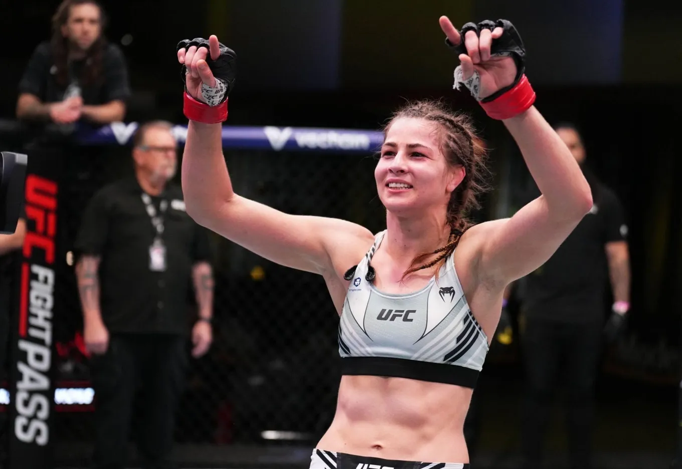 Фиорот – Ясудавичус прогноз на UFC Fight Night 262 Ванкувер 19 октября 2025 года