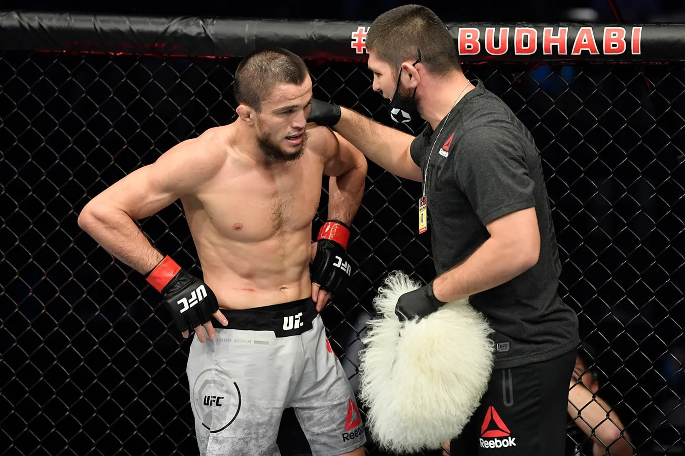 Как смотреть онлайн UFC Vegas 67: где покажут трансляцию турнира и главного боя Стрикленд – Имавов
