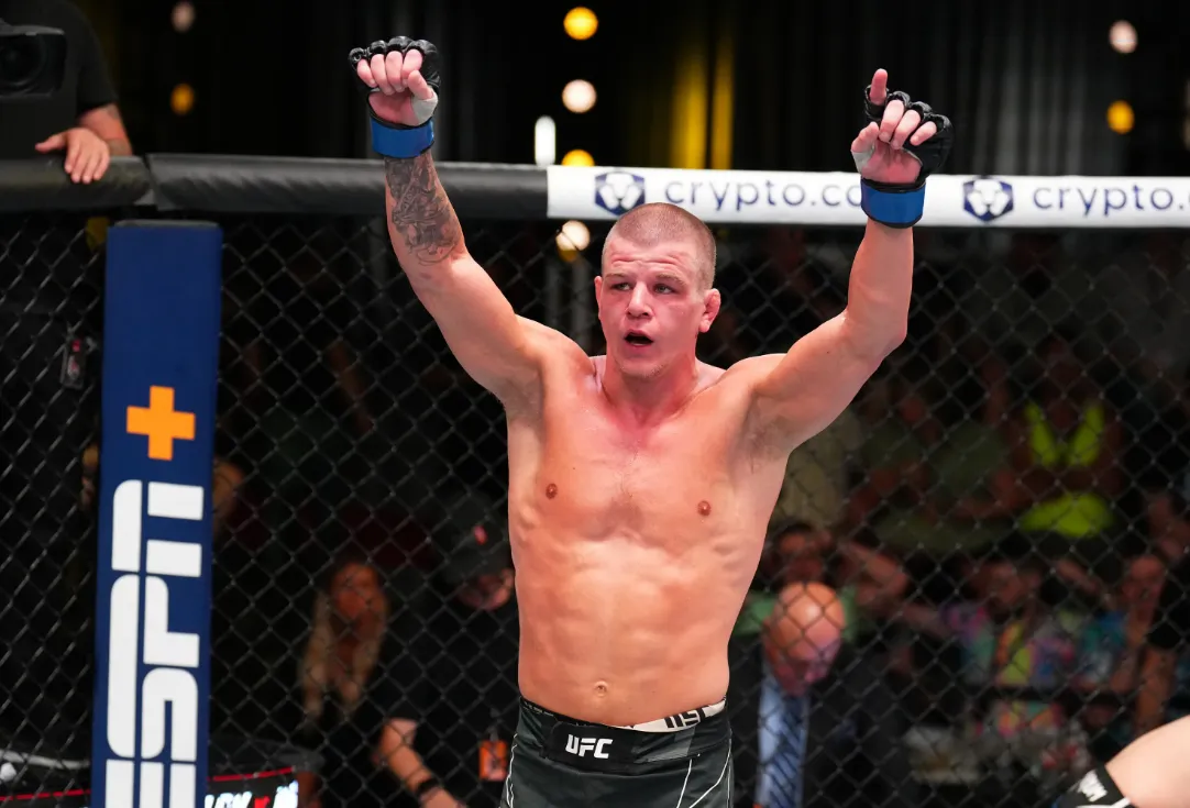 Доусон – Торрес прогноз на UFC 323 Лас-Вегас 7 декабря 2025 года