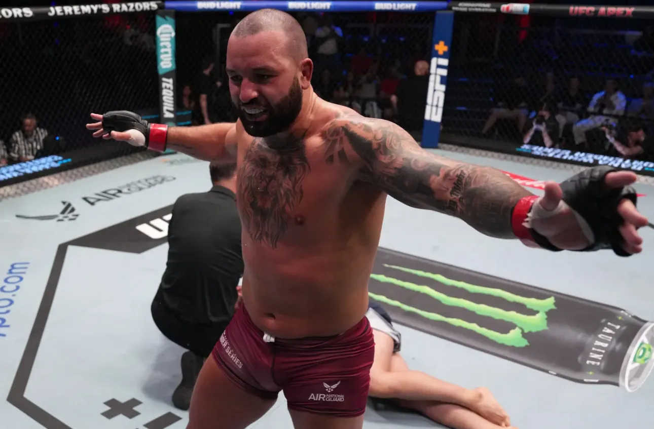 Хокит – Жименис прогноз на UFC On ESPN 73 Лас-Вегас 9 ноября 2025 года