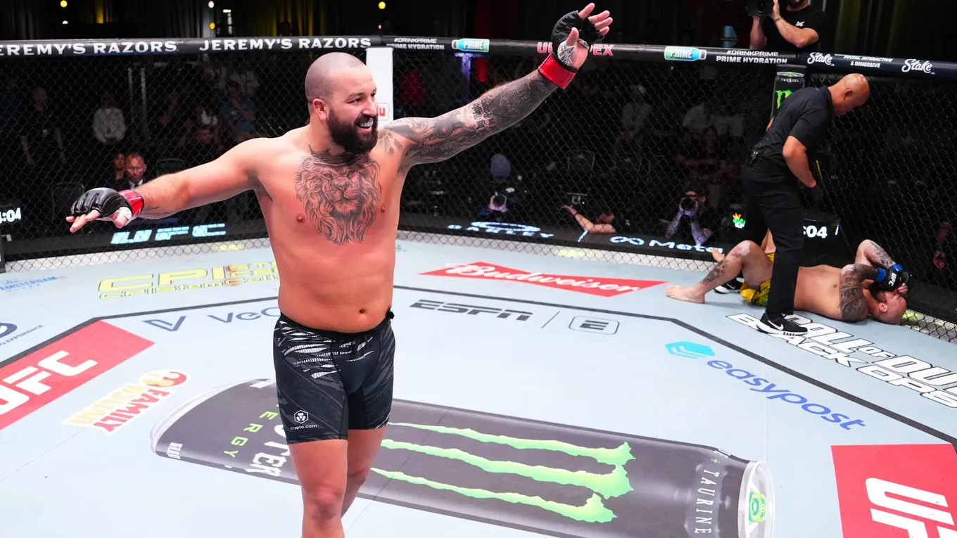 Блейдс – Хокит прогноз на UFC 327 Майами 12 апреля 2026 года