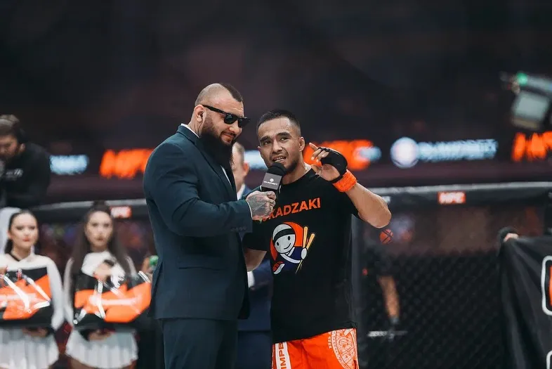 Алишер Габдуллин на турнире Hardcore MMA в Алматы