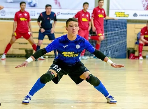 «Кака сказал, что выиграл Лигу чемпионов со вторым вратарем». 19-летний воспитанник «Кайрата» - об удачном дебюте в ЛЧ, тройном сэйве в матче с «Бенфикой» и удалении Игиты