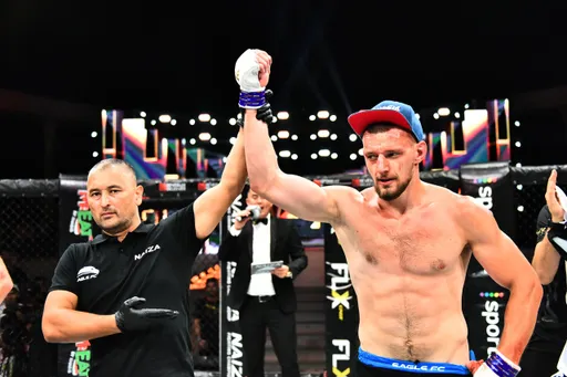 Боец с рекордом 18-14 будет драться за пояс EFC против Дияра Нургожая. И он действительно опасен!