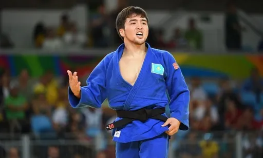 Елдос Сметов стартовал с победы на чемпионате мира по дзюдо