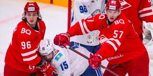 Снова 2:5. «Барыс» пропустил пять шайб от «Спартака»