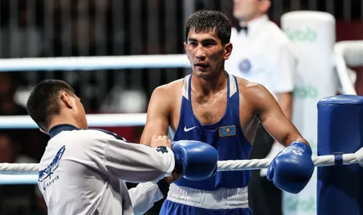 Капитан сборной Казахстана по боксу уступил в финале на турнире Thailand Open