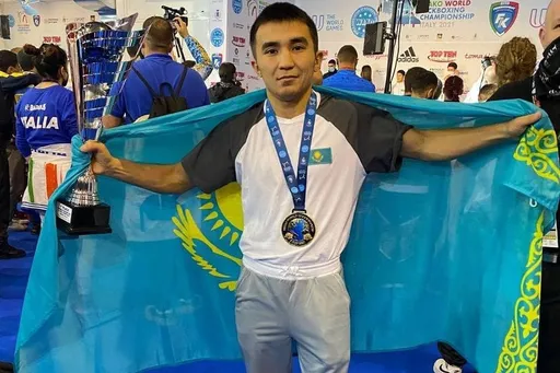 «Зарплаты в кикбоксинге не сравнить с футболом». Двукратный чемпион мира – об итогах ЧМ