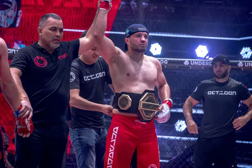 Новый чемпион лиги OCTAGON скоро окажется в UFC и дружит с Абдель-Азизом. Помните Махира Мамедова?