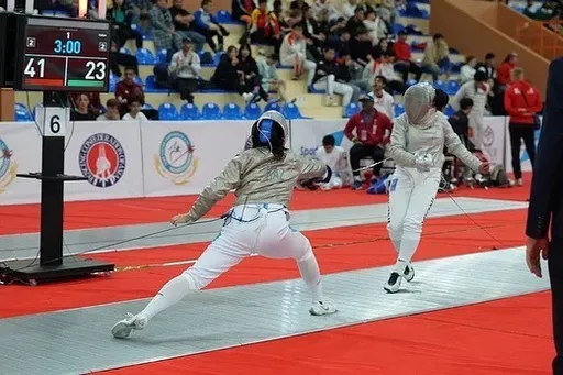Названы победители молодежного чемпионата Казахстана по фехтованию на сабле