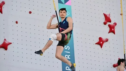 Казахстанские скалолазы завоевали две медали чемпионата Азии