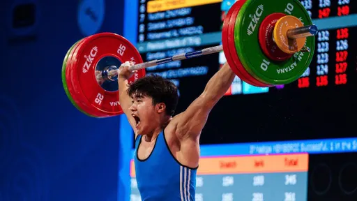 Едыге Емберды стал чемпионом Казахстана по тяжелой атлетике