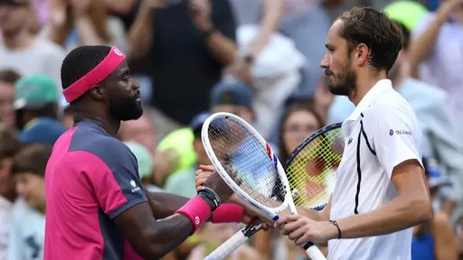 Медведев вылетел из US Open после поражения от Тиафо