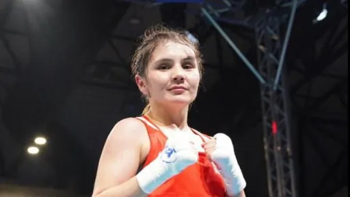 Айгерим Саттыбаева выиграла первое «золото» чемпионата Казахстана по боксу в Семее