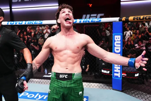 Куиллан Салкиллд задушил Матеуша Гамрота в соглавном бою турнира UFC в Лас-Вегасе