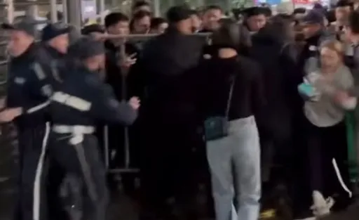 В Алматы болельщики штурмовали стадион во время игры ЛЧ
