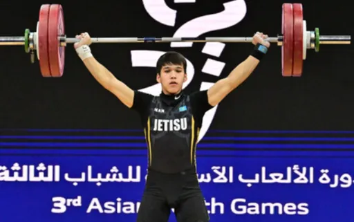 Казахстанский тяжелоатлет установил рекорд мира и стал чемпионом