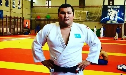 Казахстанец Ерасыл Кажыбаев вышел в борьбу за бронзу на Grand Slam в Тбилиси