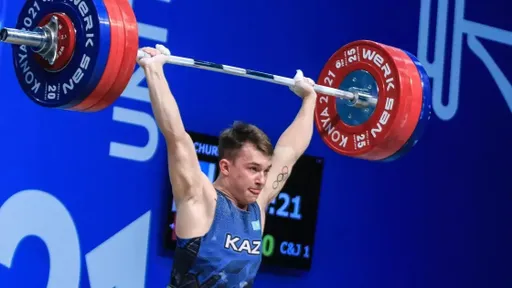 Казахстанский тяжелоатлет Чуркин стал чемпионом Азии в Дохе