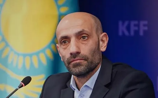 Главный тренер сборной Казахстана посетил игру «Кайрата» в ЛЧ