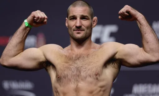 Стрикленд сравнил гонорары в UFC с работой в магазине