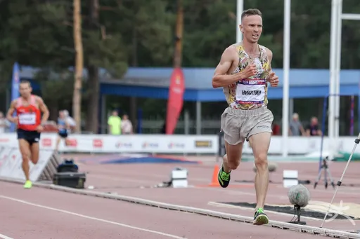 Бегун Никитин защитил титул чемпиона России в помещении