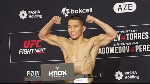 Асу Алмабаев и Чарльз Джонсон сделали вес перед турниром UFC Fight Night в Баку