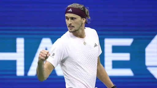 Зверев разгромил соперника и вышел в полуфинал US Open-2026