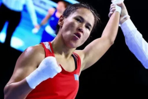Жайна Шекербекова победила Элину Базарову в финале чемпионата Казахстана по боксу