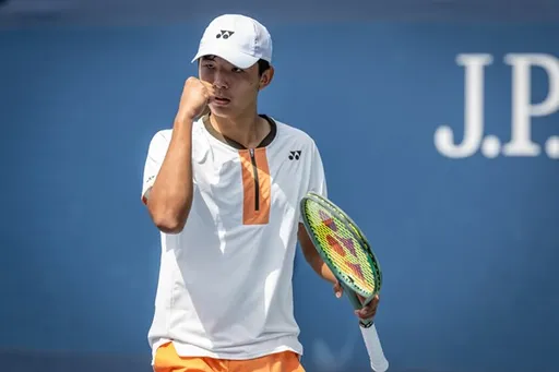 Нурланулы уверенно прошел первый круг юниорского Australian Open
