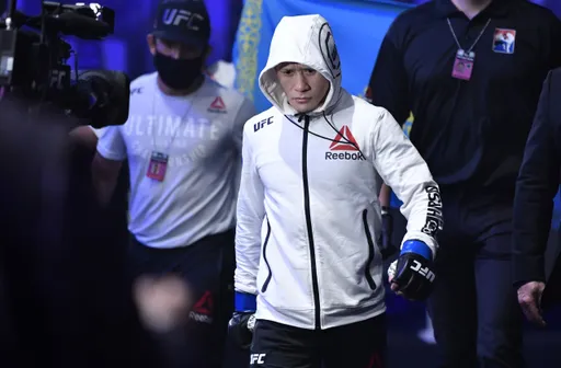 Седьмой бой Жалгаса Жумагулова в UFC. Кто соперник, какие коэффициенты, где прямая трансляция