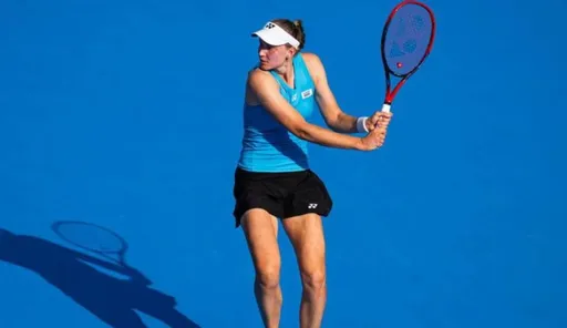 Рыбакина с «баранкой» во втором сете вышла в третий круг WTA 1000