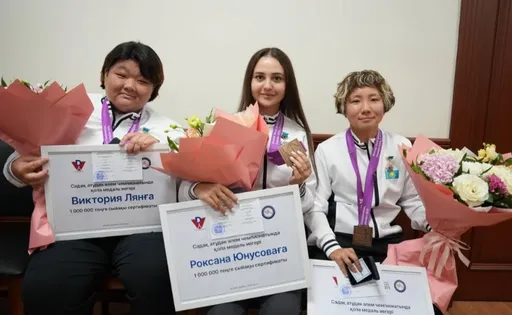 Лучницы сборной Казахстана удостоились госнаград после успеха в Южной Корее