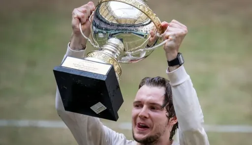 Бублик вошел в топ-30 мирового рейтинга ATP после победы в Галле