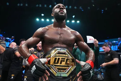 Стерлинг победил Сехудо и защитил чемпионский титул UFC