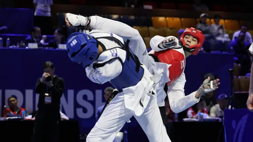 Казахстанец Абабакиров пробился в полуфинал чемпионата Азии по таеквондо