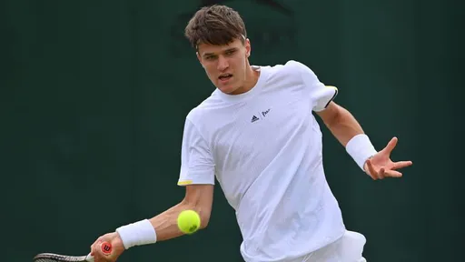 Чемпион микста Меншик стартовал с победы на US Open