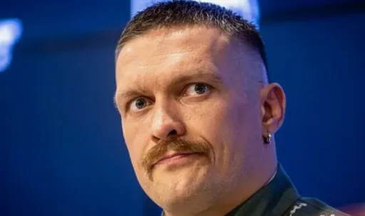Александр Усик получил отсрочку на 90 дней перед защитой титула