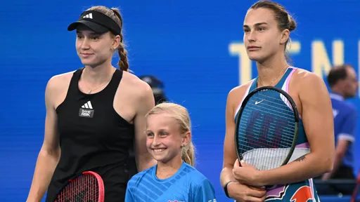 Елена Рыбакина проспонсировала закуп 10 тонн макарон для бездомных животных в Астане