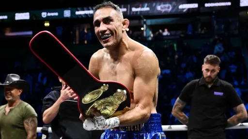 Тони Фергюсон завоевал чемпионский пояс
