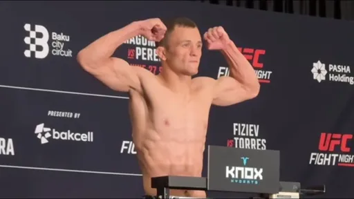 Бекзат Алмахан успешно прошел взвешивание перед турниром UFC Fight Night в Баку