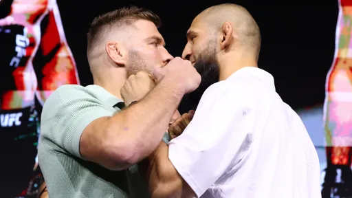 Чимаев и дю Плесси стали главными звёздами стердауна перед UFC 319